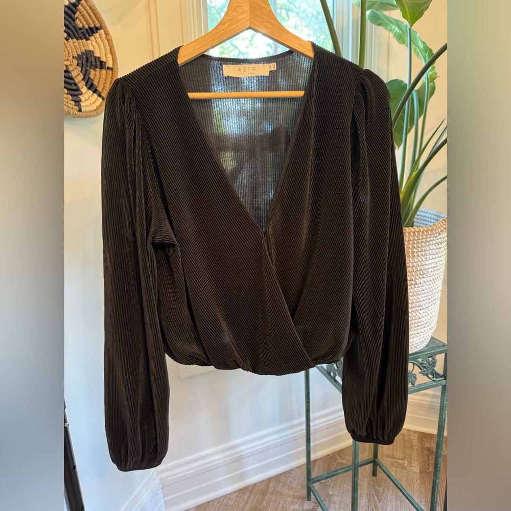 ASTR size M blouse Anthropologie brand